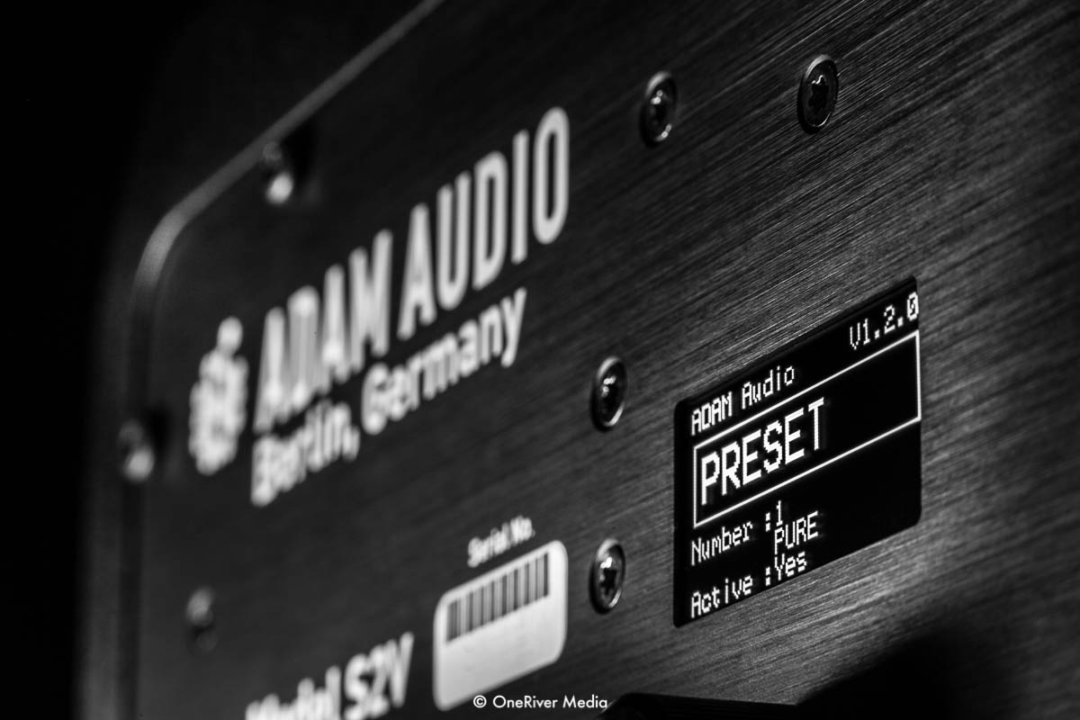 ADAM Audio S2V OLED Screen